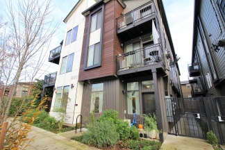 Sleek, Contemporary & Modern Studio Apartment in the Heart of Sellwood!