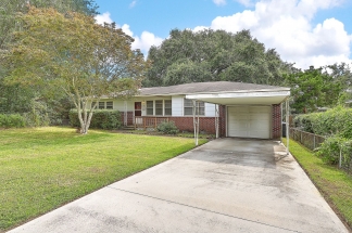 Single Family Home in Park Circle!
