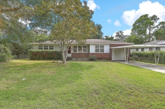 Single Family Home in Park Circle!