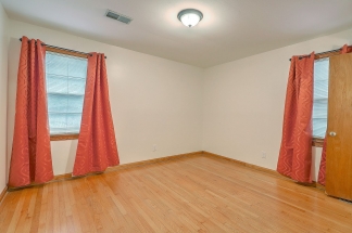 Single Family Home in Park Circle!