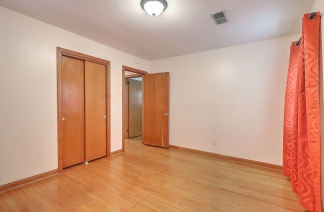 Single Family Home in Park Circle!