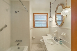 Single Family Home in Park Circle!