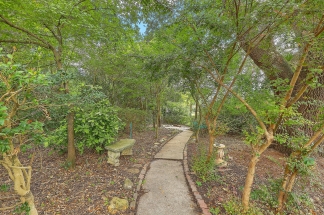 Single Family Home in Park Circle!