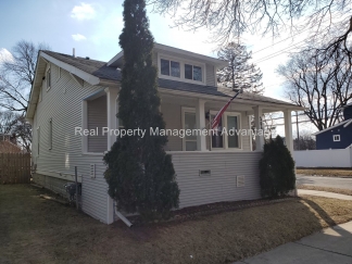 1 Bedroom Apartment, Private Entrance, Steps from Downtown Ferndale!