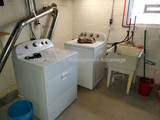 1 Bedroom Apartment, Private Entrance, Steps from Downtown Ferndale!