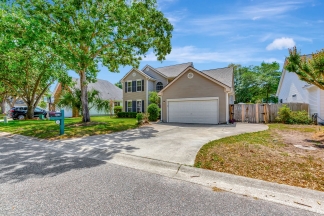 Enjoy the best of Mt Pleasant living in Charleston National