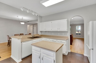 Enjoy the best of Mt Pleasant living in Charleston National