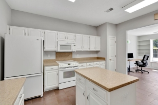 Enjoy the best of Mt Pleasant living in Charleston National