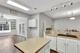 Enjoy the best of Mt Pleasant living in Charleston National