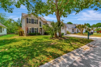 Enjoy the best of Mt Pleasant living in Charleston National