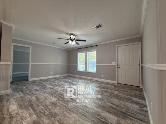SPACIOUS 4 BEDROOM HOME WITH MODERN FEATURES AND FLEXIBLE OUTDOOR SPACE