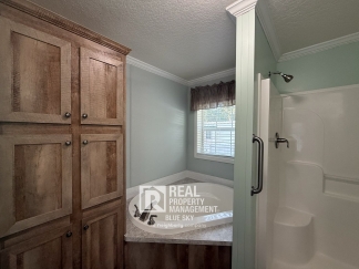 SPACIOUS 4 BEDROOM HOME WITH MODERN FEATURES AND FLEXIBLE OUTDOOR SPACE