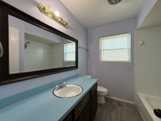 Available for Showing Now! Flexible Lease Term 9 to 18 Month Offer!! ***SPECIAL 50% OFF 1ST FULL MONTH'S RENT*** HUGE LOT ~ ALMOST 1/3 ACRE ~ Close proximity to OU Campus