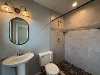 Available for Showing Now! Flexible Lease Term 9 to 18 Month Offer!! ***SPECIAL 50% OFF 1ST FULL MONTH'S RENT*** HUGE LOT ~ ALMOST 1/3 ACRE ~ Close proximity to OU Campus