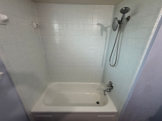 Available for Showing Now! Flexible Lease Term 9 to 18 Month Offer!! ***SPECIAL 50% OFF 1ST FULL MONTH'S RENT*** HUGE LOT ~ ALMOST 1/3 ACRE ~ Close proximity to OU Campus