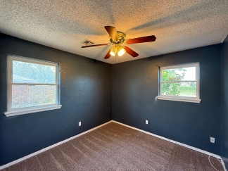 Available for Showing Now! Flexible Lease Term 9 to 18 Month Offer!! ***SPECIAL 50% OFF 1ST FULL MONTH'S RENT*** HUGE LOT ~ ALMOST 1/3 ACRE ~ Close proximity to OU Campus