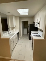 Spacious 1 Bedroom Sunnyvale Condo! Open Living Ground Level Unit!