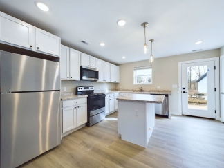 Stunning Newly Built 2 BR 2.5 BA Townhome in Beautiful Yorktown