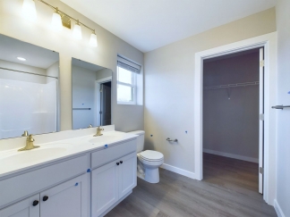 Stunning Newly Built 2 BR 2.5 BA Townhome in Beautiful Yorktown