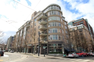 Breathtaking 1 Bedroom Pearl Condo at the Renowned Bridgeport
