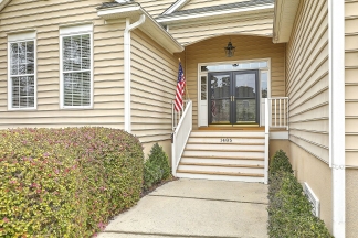 FULLY FURNISHED Mount Pleasant Home! 6-9 month lease available!