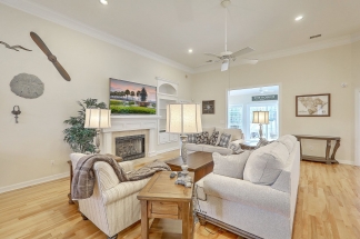 FULLY FURNISHED Mount Pleasant Home! 6-9 month lease available!
