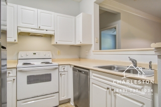 1213 Rosewood Ln - Available 7/15