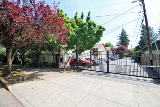 Gorgeous, Clean, and Updated 3 Bedroom Condo in SE Gated Community!