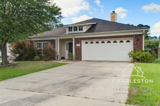 111 Meadowvale Ln - Available Now!