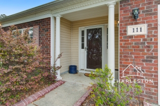111 Meadowvale Ln - Available Now!