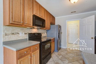 111 Meadowvale Ln - Available Now!