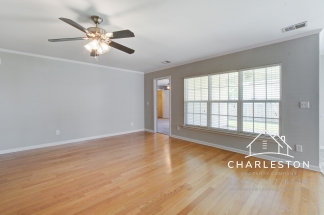 111 Meadowvale Ln - Available Now!