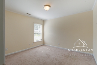 111 Meadowvale Ln - Available Now!