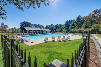 111 Meadowvale Ln - Available Now!