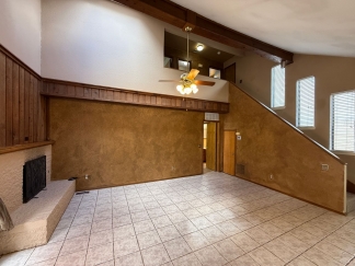 Your Cozy Escape Awaits—Charming Home Minutes from Lake Hefner!
