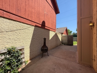 Your Cozy Escape Awaits—Charming Home Minutes from Lake Hefner!