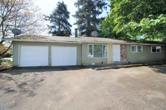 Freshly Remodeled 2 Bedroom Gresham Appt with Garage & Fenced Yard