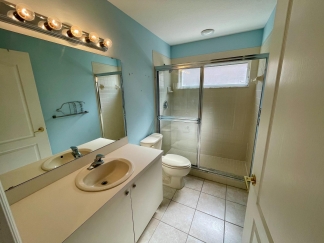 Spacious, first-floor, end-unit condominium for rent in luxurious Heritage Oaks. 2bed, 2bath, den, garage.