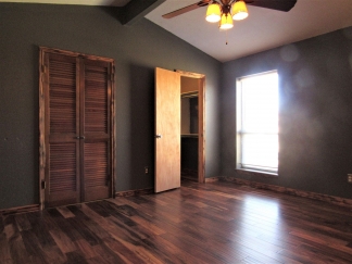 Yukon home for lease!!  3 bed/2 Bathroom with Storm Shelter - Mustang Schools
