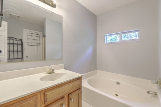Single Family Home in Archdale!