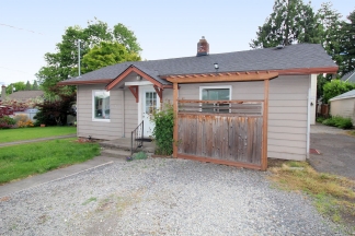 Freshly Updated 2 Bedroom Parkrose Bungalow