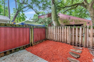 Charming 2BR End Unit Townhome in Prime Location!