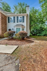 Charming 2BR End Unit Townhome in Prime Location!