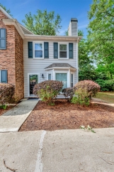 Charming 2BR End Unit Townhome in Prime Location!