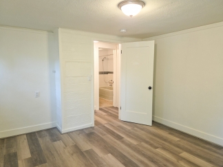 Unit 7Charming 1-Bedroom Apartment in Serene Saratoga Setting ? Available Now!