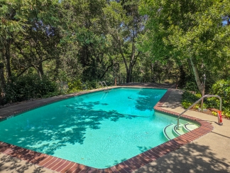 Unit 7Charming 1-Bedroom Apartment in Serene Saratoga Setting ? Available Now!