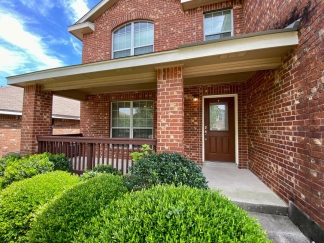 Gorgeous 4 bed/2.5 bath home in a great location with easy access to Highway 1604 and IH-35.