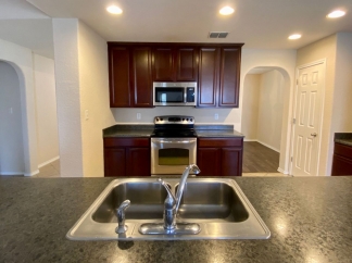 Gorgeous 4 bed/2.5 bath home in a great location with easy access to Highway 1604 and IH-35.