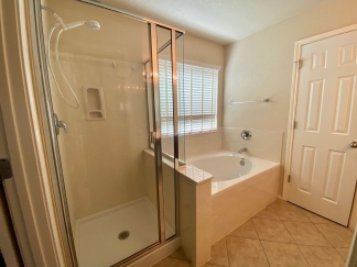 Gorgeous 4 bed/2.5 bath home in a great location with easy access to Highway 1604 and IH-35.