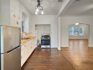Charming Historic Home in Los Angeles Heights Keystone Park – A Timeless Gem Awaits!